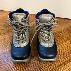 Cross country NNN kids ski boots, size 30